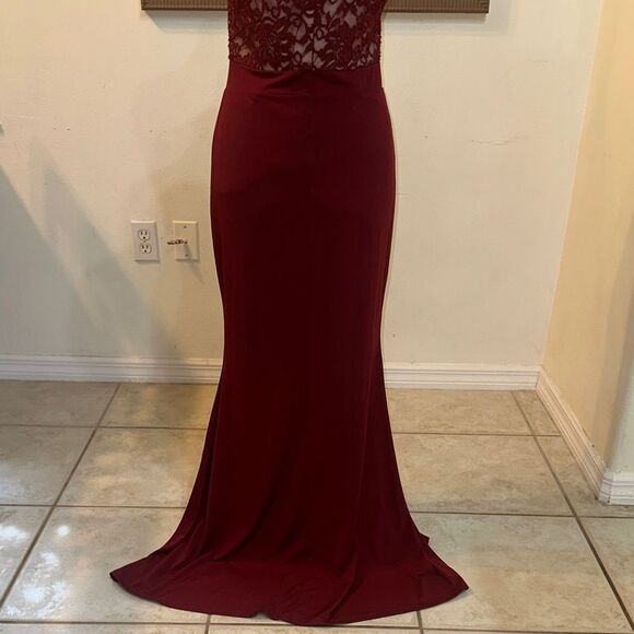 Rephyllis Elegant Burgundy Lace Halter Gown Size Large - Picture 9 of 12